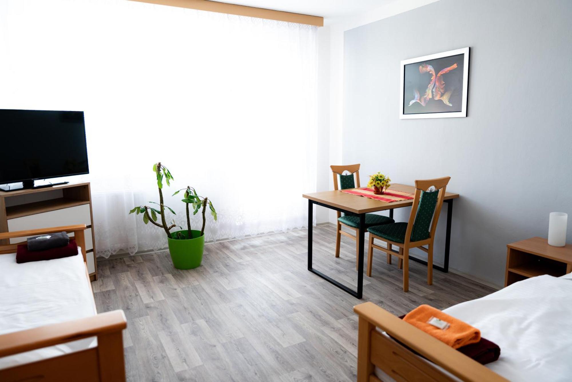 הרניצה Hotel Cementar מראה חיצוני תמונה