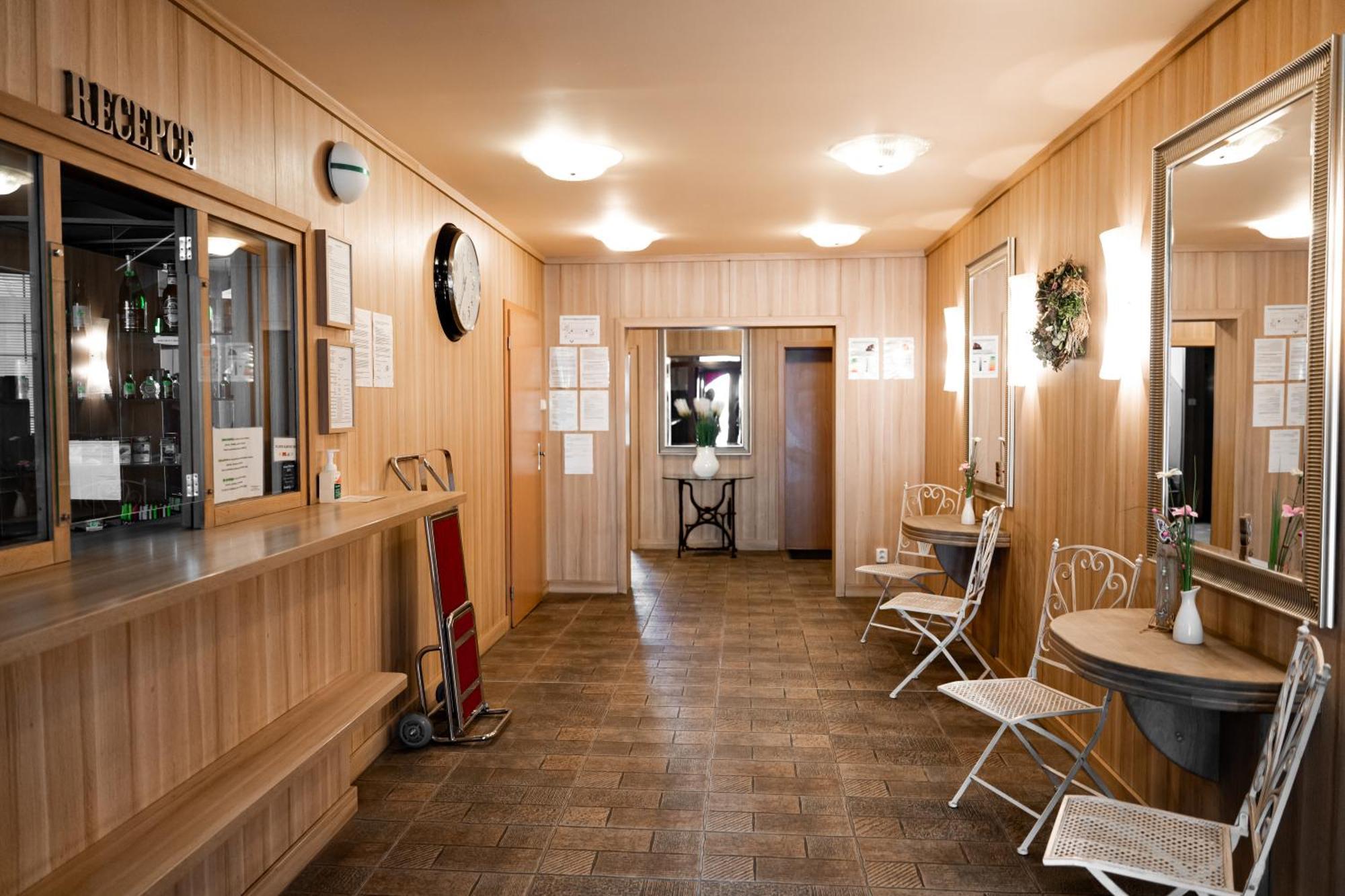 הרניצה Hotel Cementar מראה חיצוני תמונה